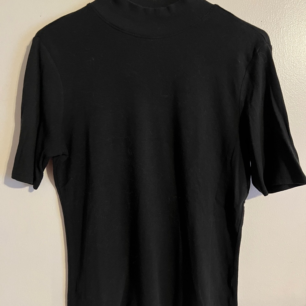 Mockneck black top